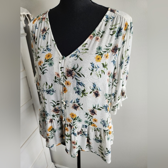 LUCKY BRAND FLORAL V-NECK PEPLUM BLOUSE - Picture 2 of 10